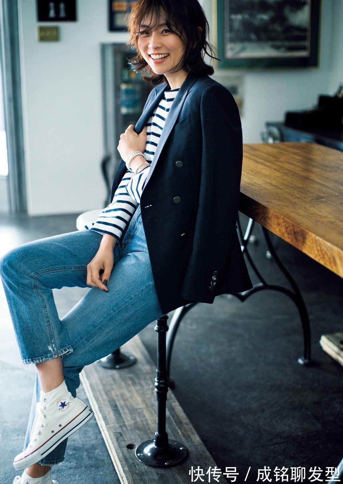 女人|女人过了四十岁之后,裤子尽量少穿黑色,容易显暗沉又显老气