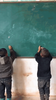 |搞笑笑话,动图:杆一沉,就知道是条大鱼!