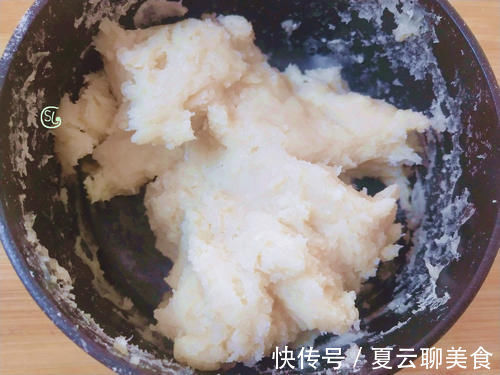 脆皮糖糕在家做，只要掌握3个技巧，个个空心不露馅，外皮酥脆