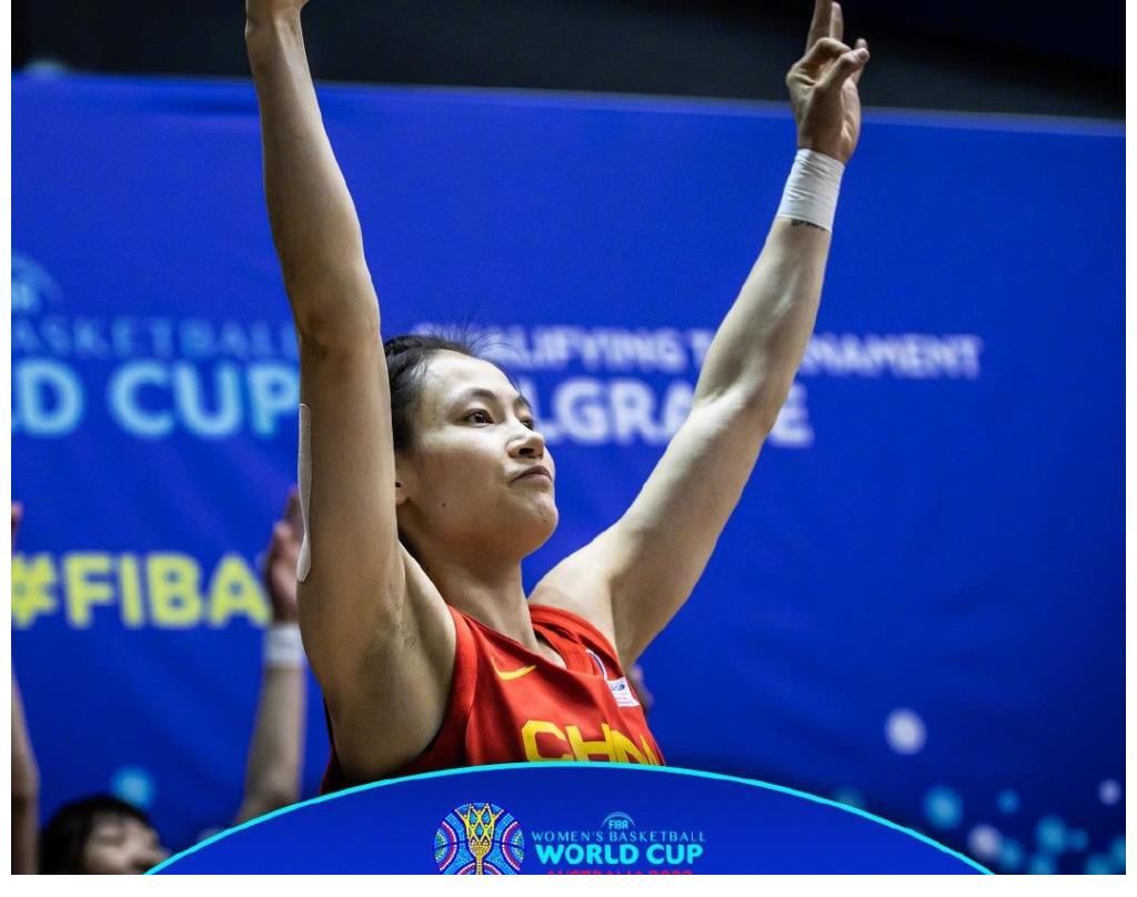 争冠|中国女篮晋级世界杯，霍师傅挺进决赛争冠，萨卡里晋级半决赛