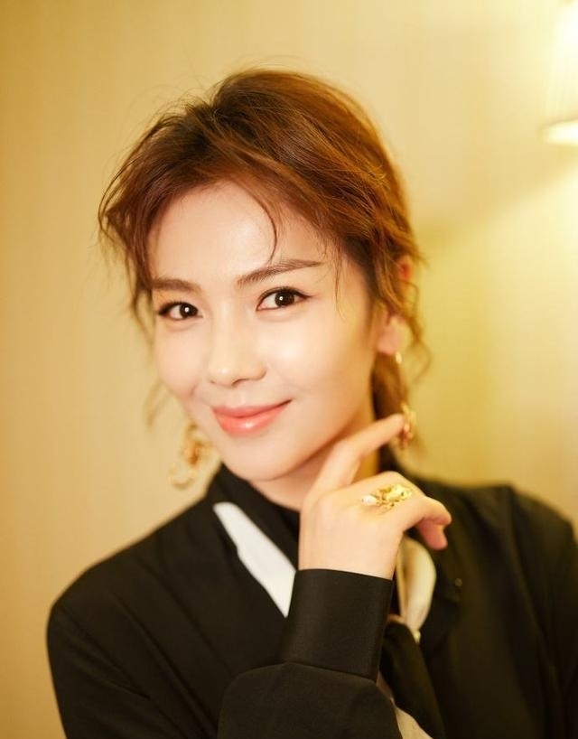 42岁刘涛自称草根演员?从没上过表演学校好可惜,对邓超羡慕不已