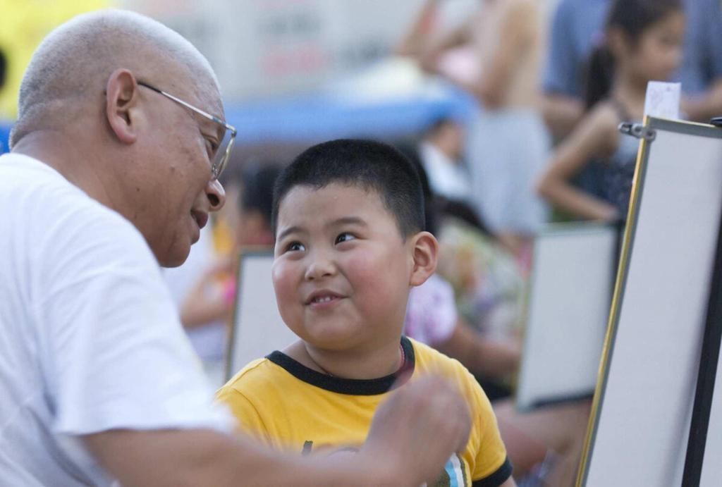 棺材|“新型啃老”正在啃掉父母的棺材本,父母毫无察觉,反夸孩子孝顺