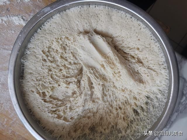 发酵|夏天这菜蒸包子清香好吃健脾胃,韭菜芹菜靠边站,暄软馅大吃不够