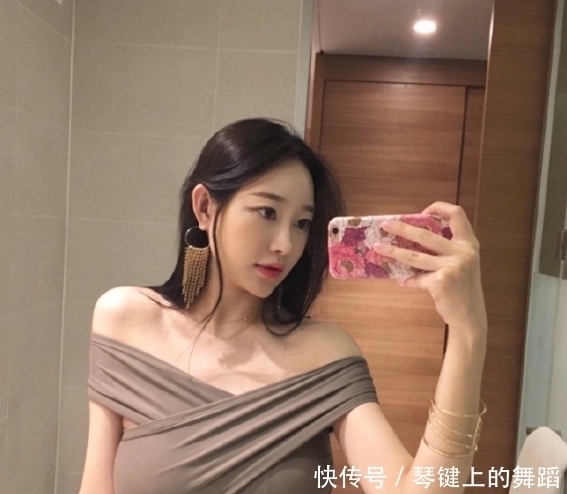 身材|小姐姐时尚完美搭配紧身裙,身材凹凸有致,女人魅力四射