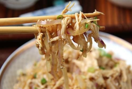 洋葱与这菜绝配,焖一焖就好,不仅能清除体内垃圾,还好吃不长肉