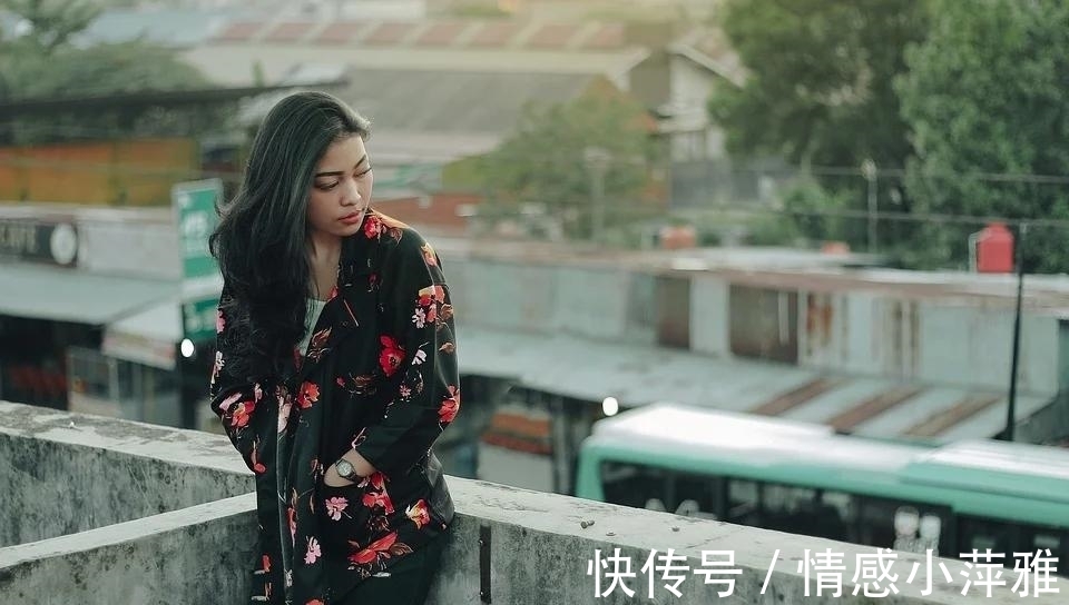 亲情|“父母过世后,亲弟把我拉黑了”,别太高估那些,用钱买来的亲情