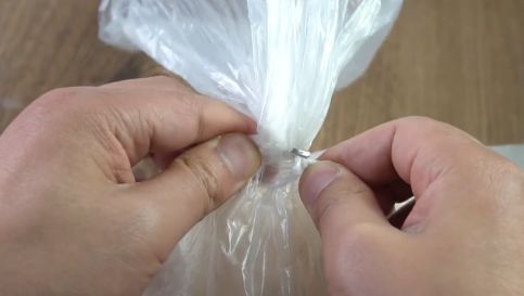 封口钉|超市袋子上的封口钉，不需要用指甲抠，一秒轻松完整打开！