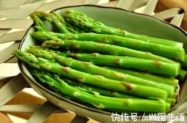 症状|头上供血有点不足时,常有3个症状,若都没有,说明血管还算健康