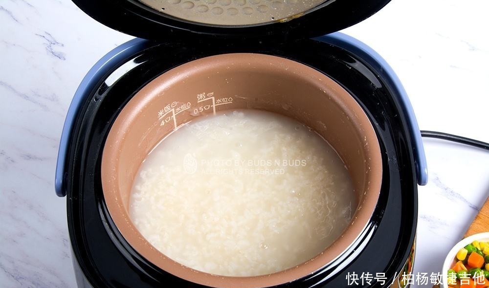 水酒精|快来看看怎么正确清洗电饭锅吧，延长电饭锅的寿命
