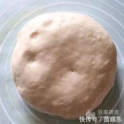 油炸糕(糖糕)的做法,外边金黄,软糯无比