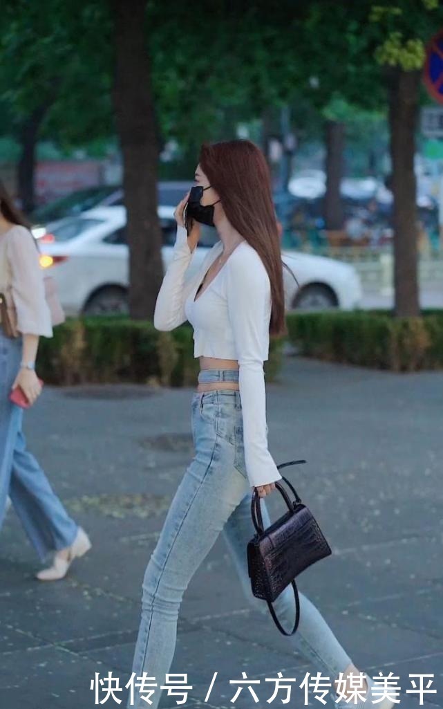 衣服|浅色牛仔裤,只有身材好的才能展现出来