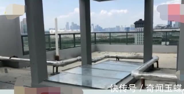 开发商|顶楼设天窗, 业主表示不知情, 影响自己隐私, 开发商: 沙盘有显示