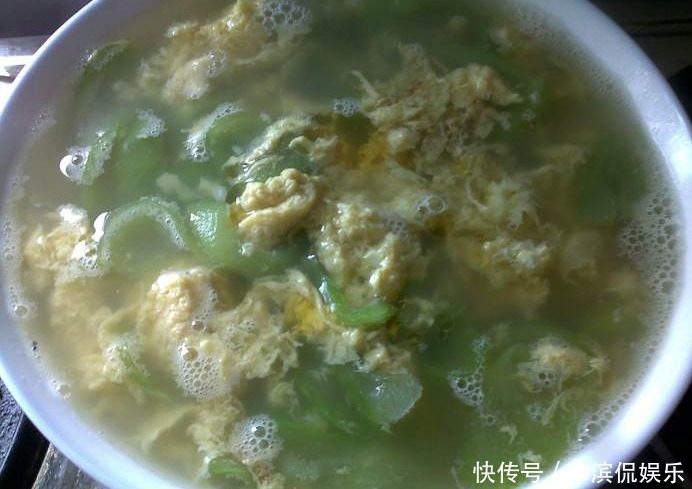 减脂|月子期间,有3种“汤”宝妈可以多喝,不仅能催乳,还能消肿减脂