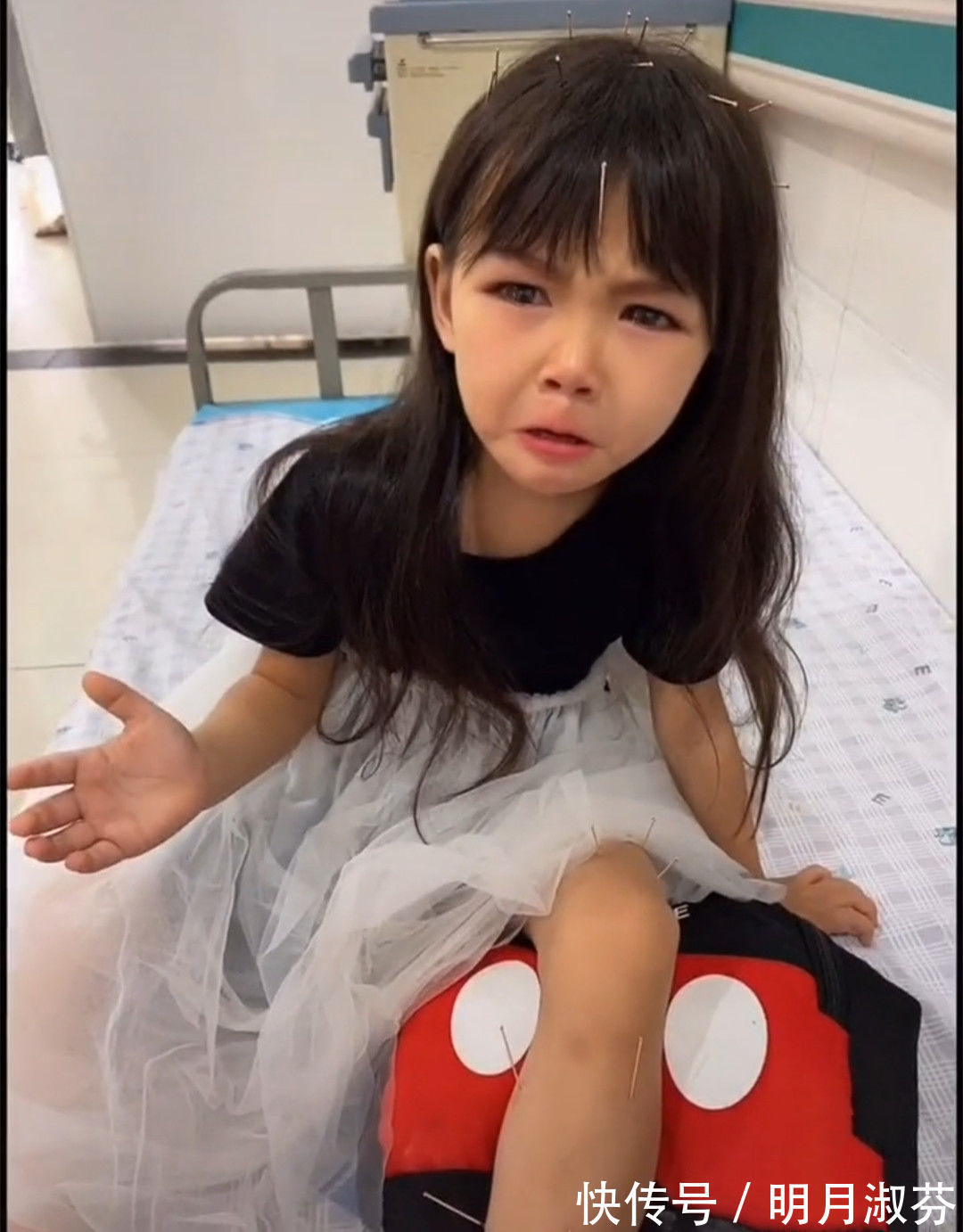 成长|跌落人间的“失声天使”,母亲用视频记录成长,网友:再生一个吧