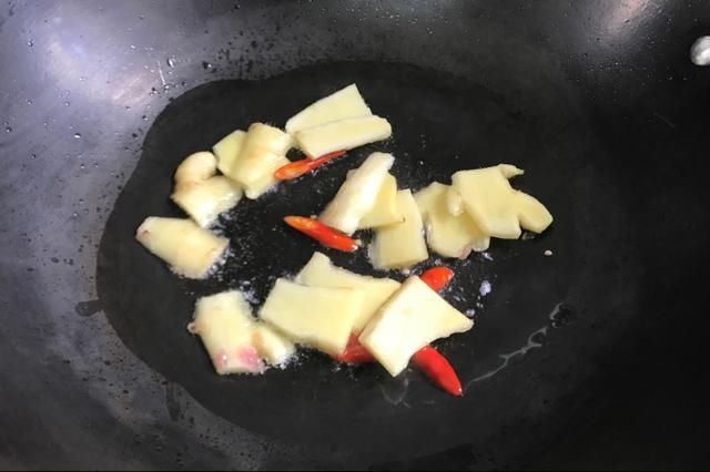 鴨肉|開胃簡單的子姜燜雞腿，營養(yǎng)開胃，夏季吃正合適