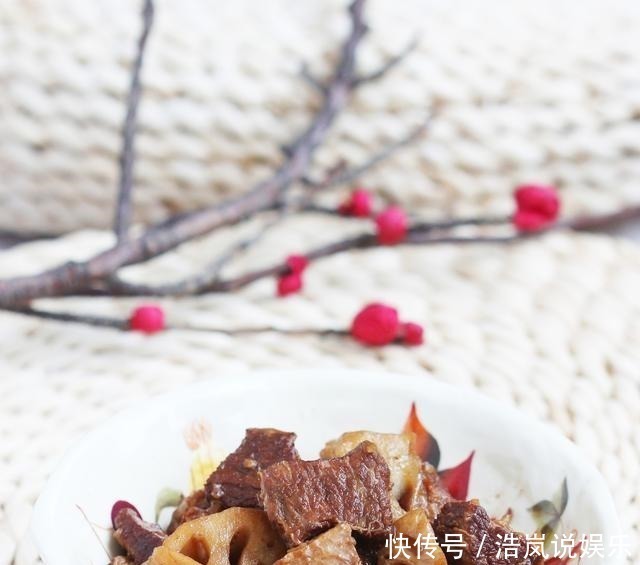 入味|炖牛肉要软烂入味,可别只焯水,这“2料”不可少,不塞牙还特香