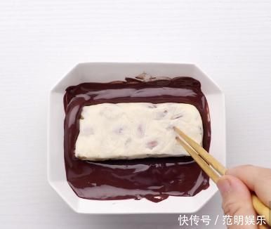 为了避开孩子,只能和老公偷偷在被窝吃,双层美味的巧克力牛轧糖
