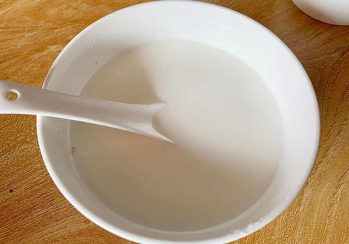 炸完东西的油，还能继续吃吗？教你一个招，混油瞬间变新油