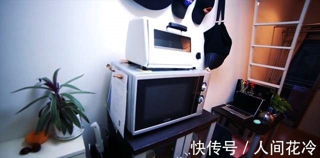 艾玛|女孩蜗居在8平方米公寓里,生活设施一应俱全,月租3800贵吗?