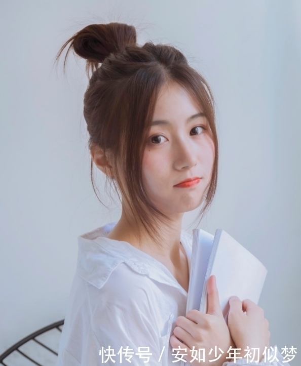 瓜子脸|小姐姐超厚刘海挡脸,一张瓜子脸精巧可爱,图四没刘海却意外的美