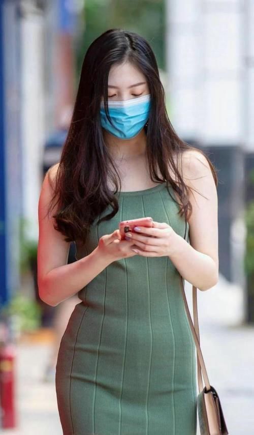 连衣裙 绿色的包臀连衣裙,看起来真的是美极了,作为日常穿搭舒适又高级