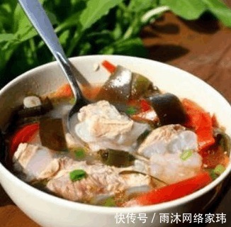  皮肤|皮肤怎么补水每天一碗汤喝出女人好气色