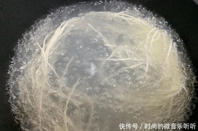 早餐吃它,鲜香味美,10分钟搞定,孩子隔三差五点名要吃!