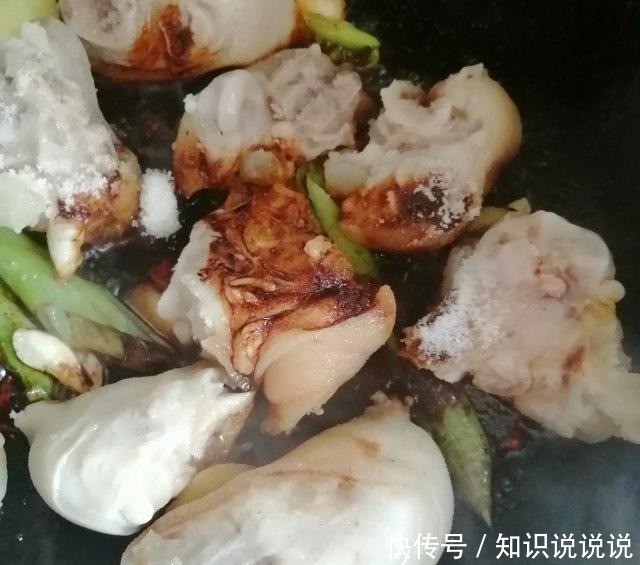  炖猪蹄，满满的胶原蛋白