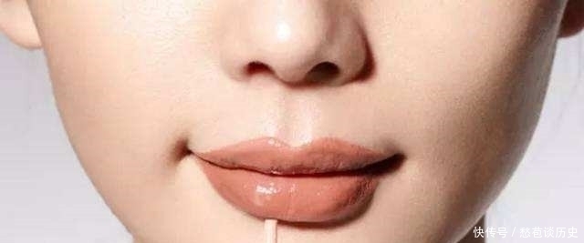 杜鹃|公认最丑的4种女生“唇形”,严重拉低颜值,我中了第2个,你呢?