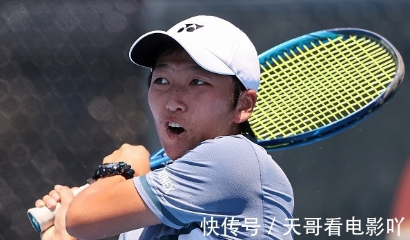 郑钦文|2-1传喜讯!中国网球新星淘汰前澳网四强,1-5大逆转冲击澳网正赛