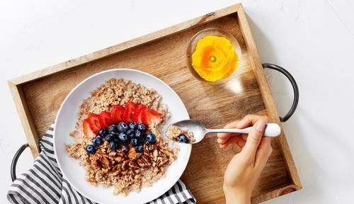 空腹血糖|一天三顿饭,最重要的一顿饭吃好了,让你的血糖更稳定,不升高