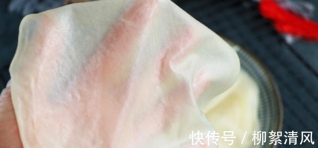 饺子皮|春饼的懒人做法,不烫面不揉面,10分钟做一摞,张张薄如蝉翼!