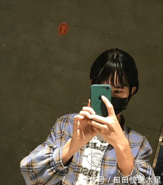 同学|女装大佬同学自述,舍友都在不敢cos,没人时锁门“自己玩”