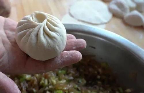  素包子简单又好吃的秘诀，不塌陷不回缩，又软又香连吃5个才过瘾
