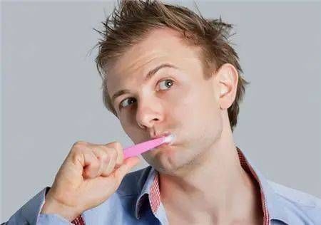  血压高|高血压，预防中风，谨记：早起三不宜，饭后三不急，睡前三不做！