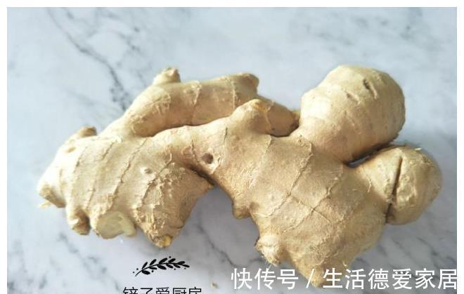 调味品|生姜时间长了干瘪？跟老奶奶学会这3招，放半年照样新鲜多汁