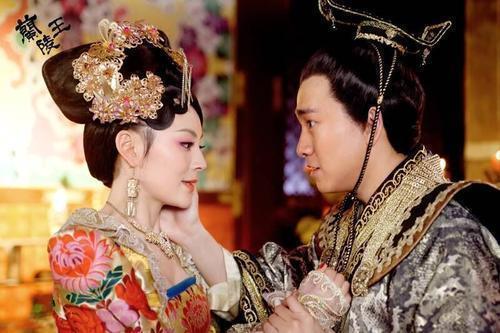 冯小怜@北齐高纬创造了玉体横陈的典故,自己也做了亡国之君