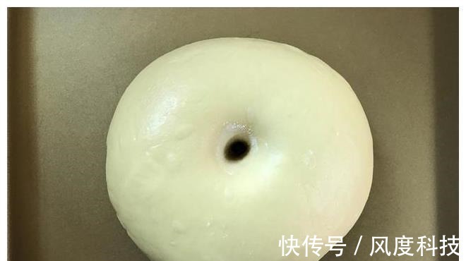 面包这做法火了，不用烤箱，不加一滴水，柔软香甜超好吃