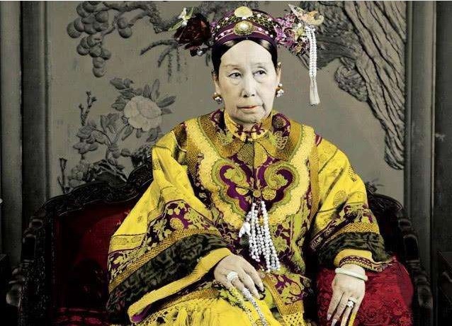 逃亡|慈禧逃亡路过乔家大院，借十万两当盘缠，后来她回宫如何报答的？