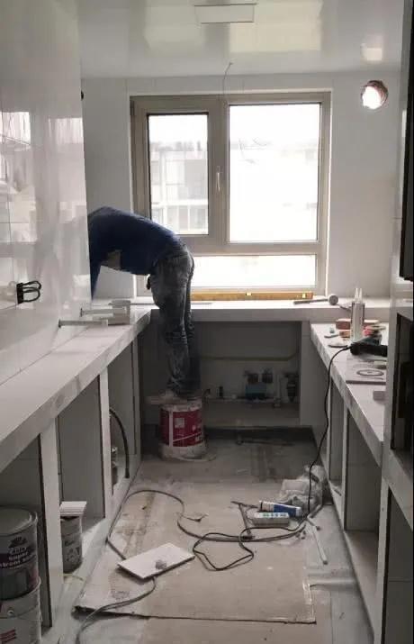 吊柜|住了两年才发现橱柜这样装有多好，结实又美观，邻居看了都羡慕