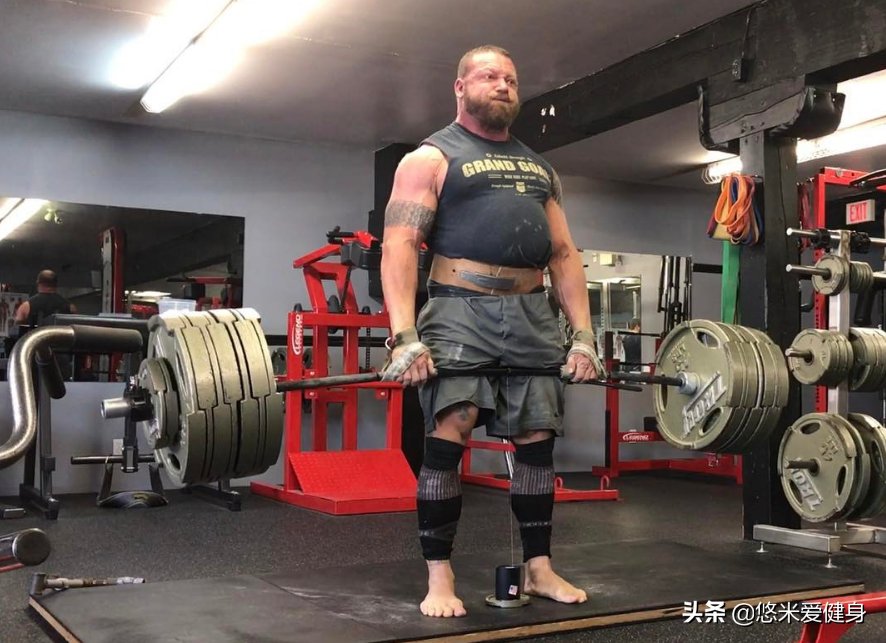大重量|小哥拉起210KG杠铃后晕倒，做好这3个细节，避免大重量硬拉的风险