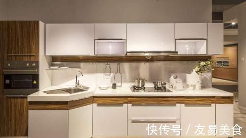 电视柜|房子装修别的家具都可以现买,唯独这两样,一定要现场打造