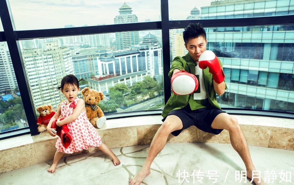 大长腿|高颜值长腿爸爸，遛娃照一夜走红，网友：妈妈好福气