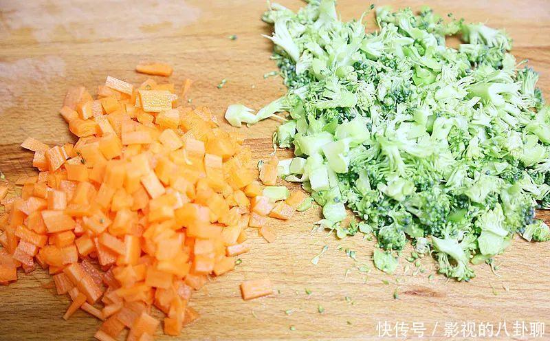 不用|减肥也不用吃的太素,蔬菜鸡肉饼,鲜嫩不柴,饱腹感强,好吃不胖