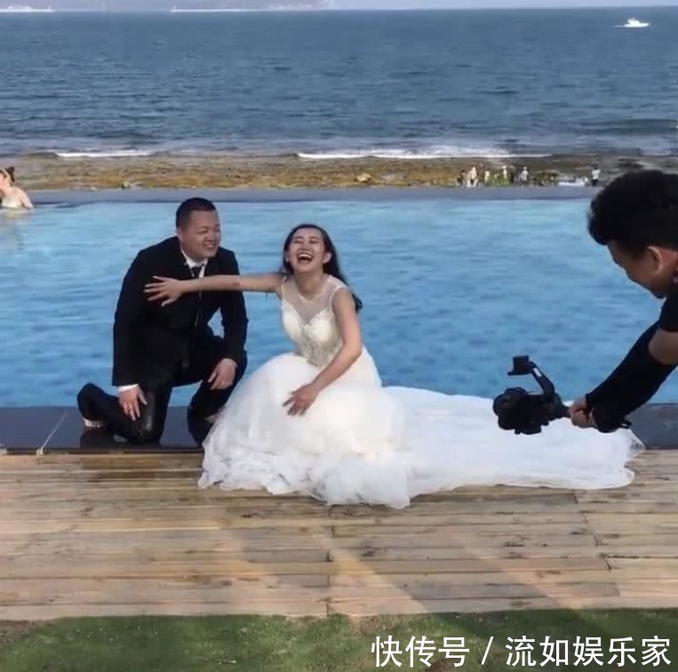 新娘|新娘故意推新郎下水,出来的婚纱照在朋友圈疯传 网友这婚别结了