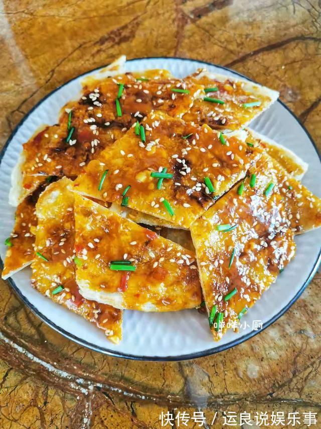 手抓饼|自制懒人酱香饼，不要揉面，早起5分钟就能搞定，比外面买的香