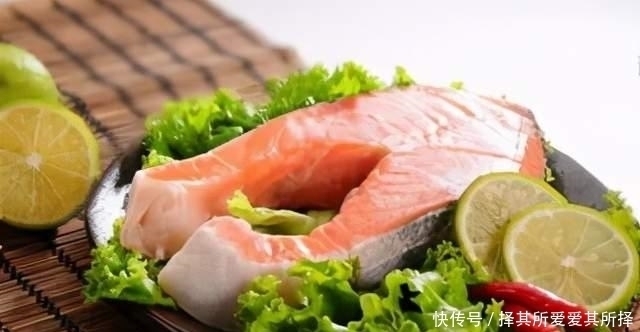 大眼睛|为了生出大眼睛宝宝,孕妈孕期葡萄吃不停,娃出生之后却让人迷惑