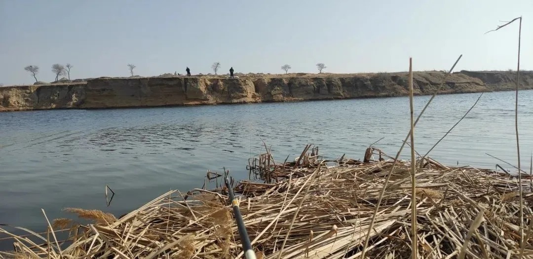 冬季野钓,不是哪里都有鱼,避开四个“空军位”,鲫鱼排队咬钩