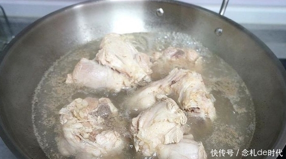 煮肉出的浮沫,是脏东西还是精华?要不要撇去?大多数人都错了