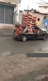 |搞笑GIF:哥们有你这样坐席的吗,你考虑过别人的感受吗